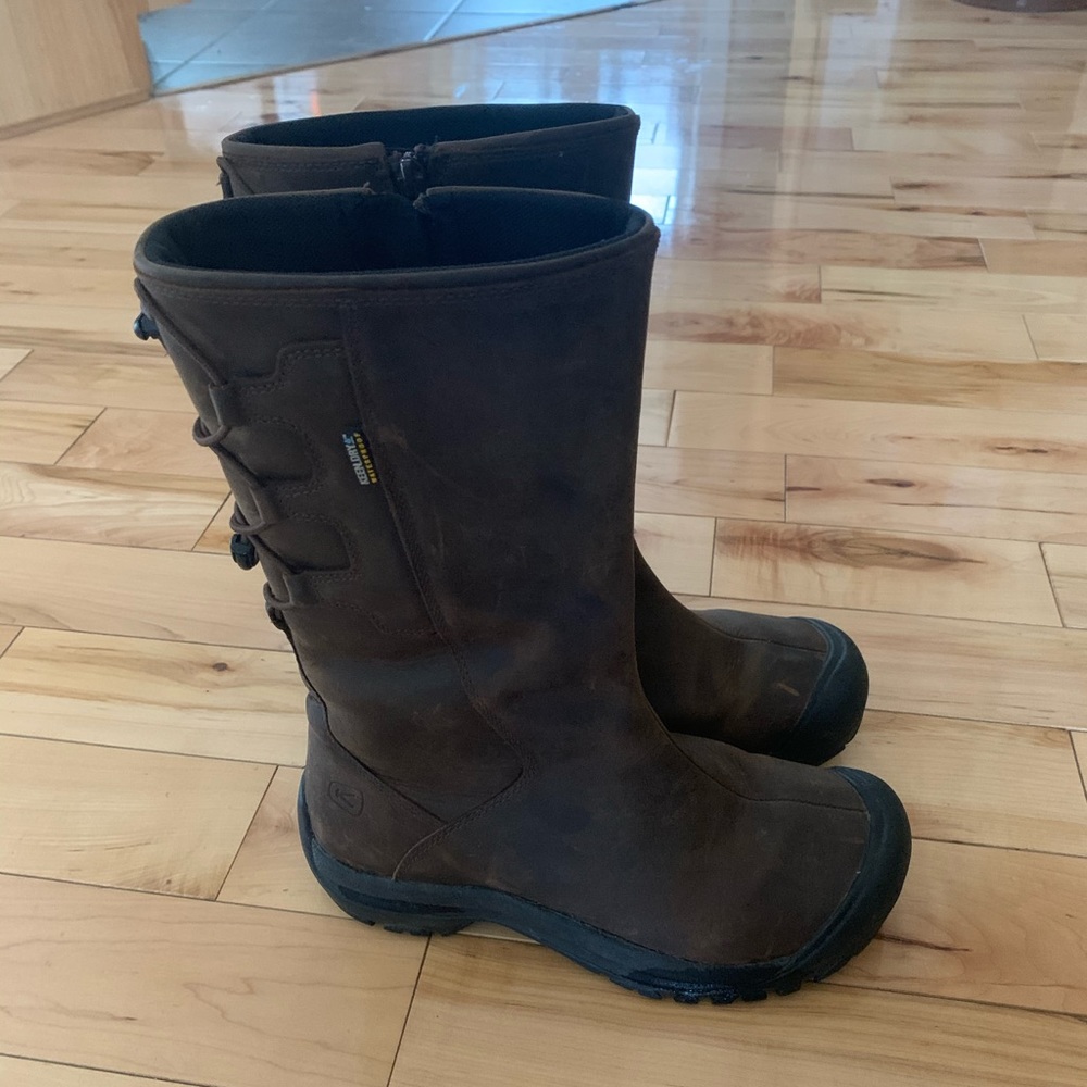 Keen boots